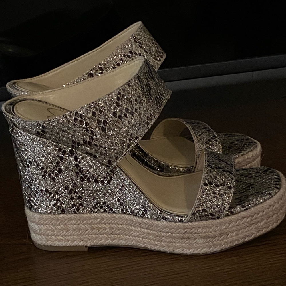 Jessica Simpson woman’s wedges